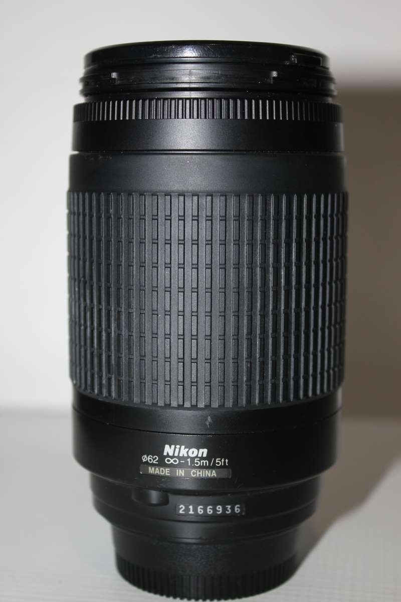 Nikon AF Nikkor 70-300mm f/4-5.6 G Telephoto Zoom lens for Nikon DSLR Cameras