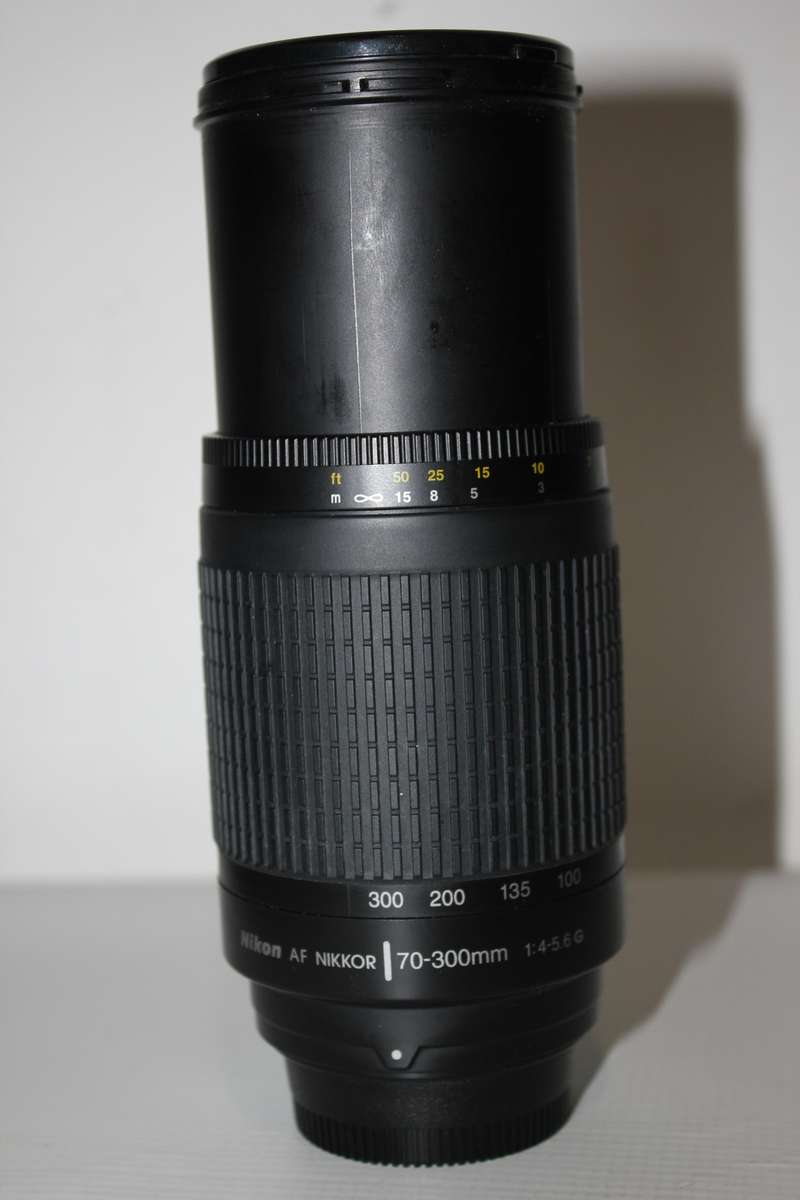 Nikon AF Nikkor 70-300mm f/4-5.6 G Telephoto Zoom lens for Nikon DSLR Cameras