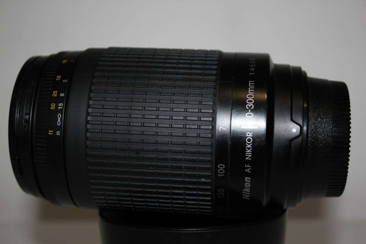 Nikon AF Nikkor 70-300mm f/4-5.6 G Telephoto Zoom lens for Nikon DSLR Cameras