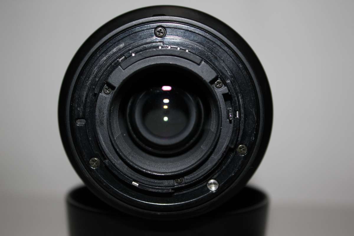 Nikon AF Nikkor 70-300mm f/4-5.6 G Telephoto Zoom lens for Nikon DSLR Cameras