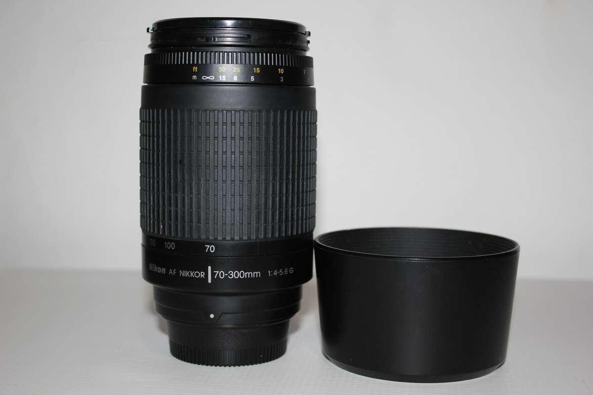 Nikon AF Nikkor 70-300mm f/4-5.6 G Telephoto Zoom lens for Nikon DSLR Cameras