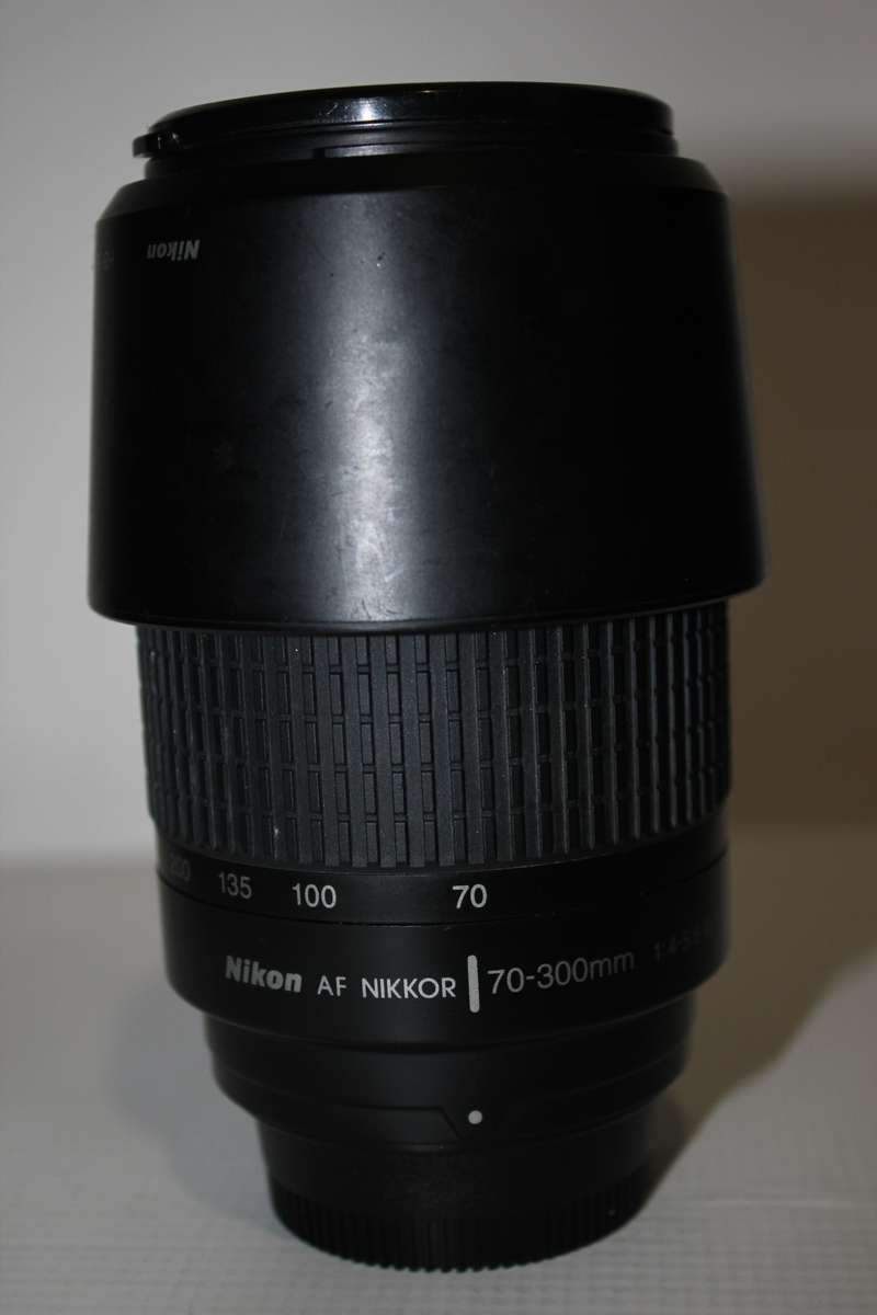 Nikon AF Nikkor 70-300mm f/4-5.6 G Telephoto Zoom lens for Nikon DSLR Cameras
