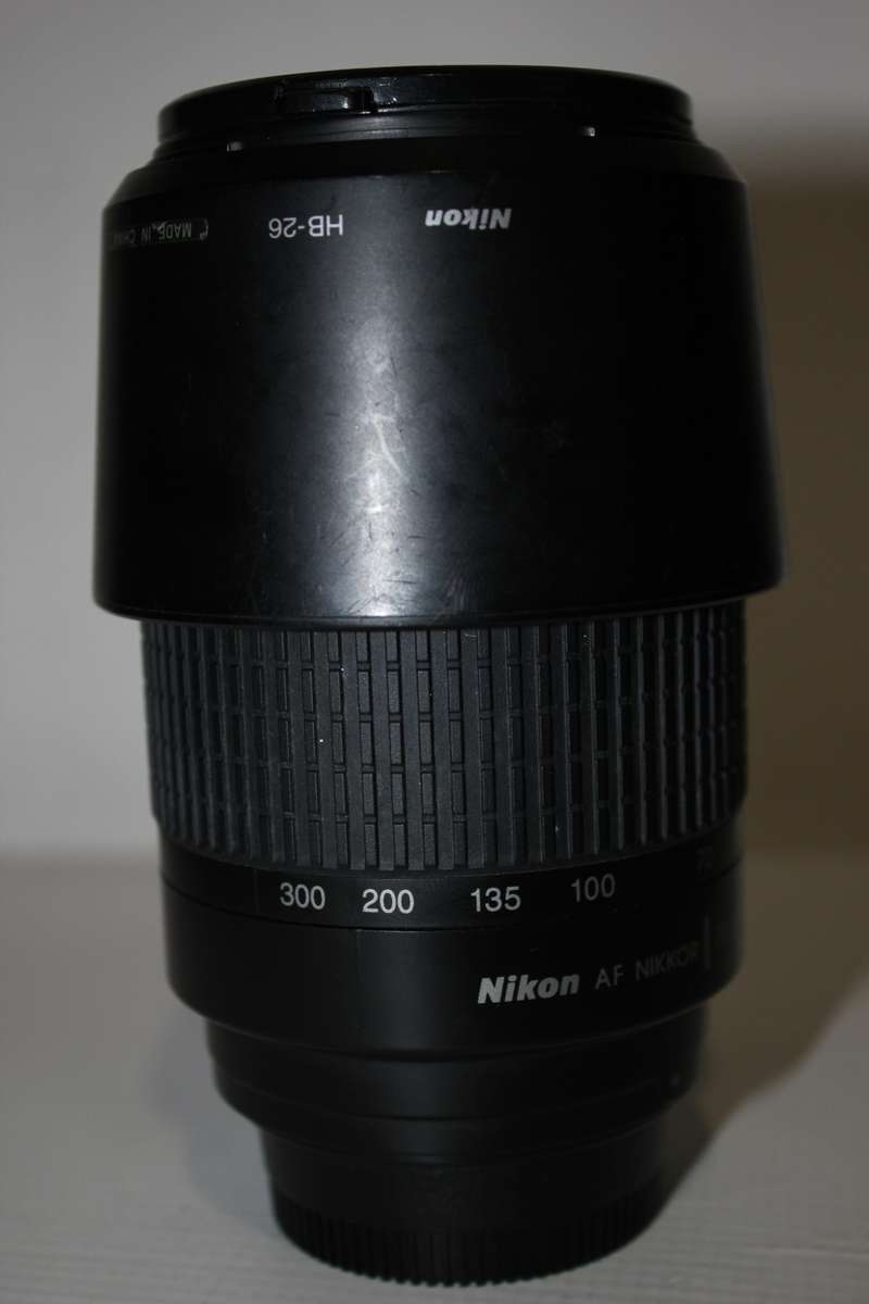 Nikon AF Nikkor 70-300mm f/4-5.6 G Telephoto Zoom lens for Nikon DSLR Cameras