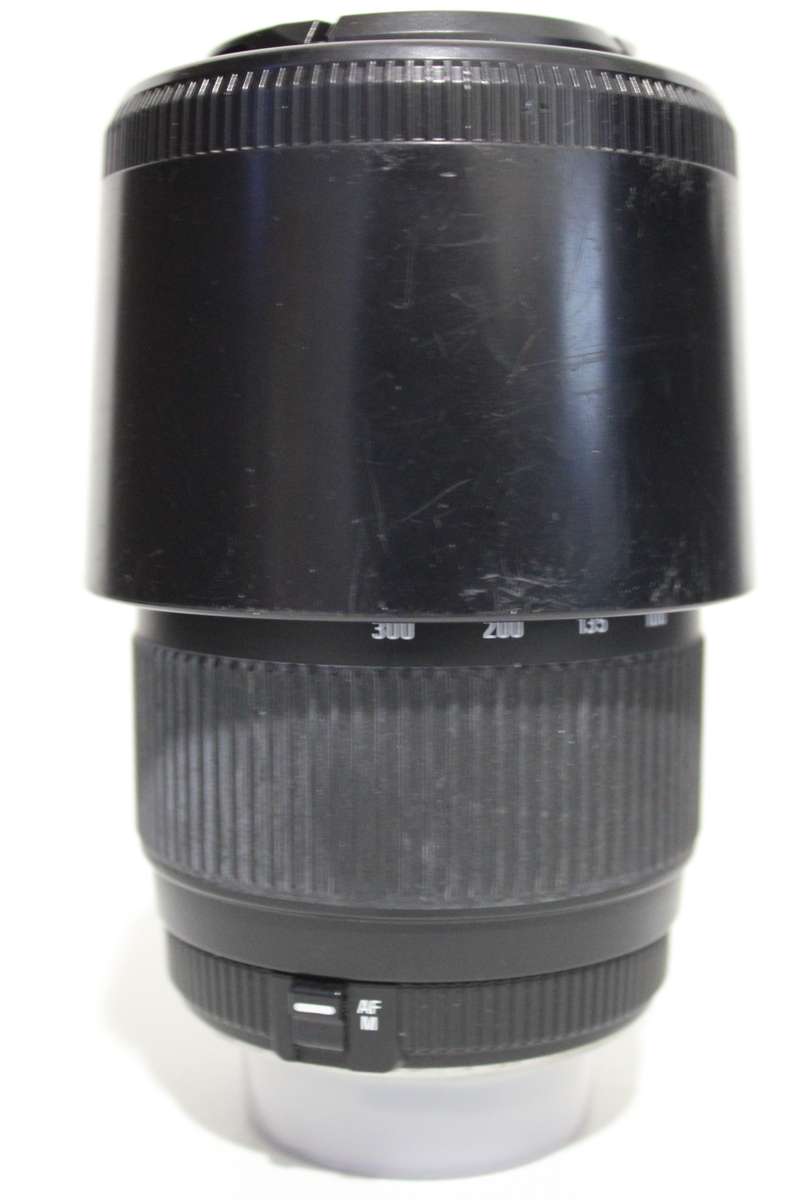 Sigma 70-300mm f/4-5.6 DG Macro Lens for NIKON EOS WITH LENS HOOD