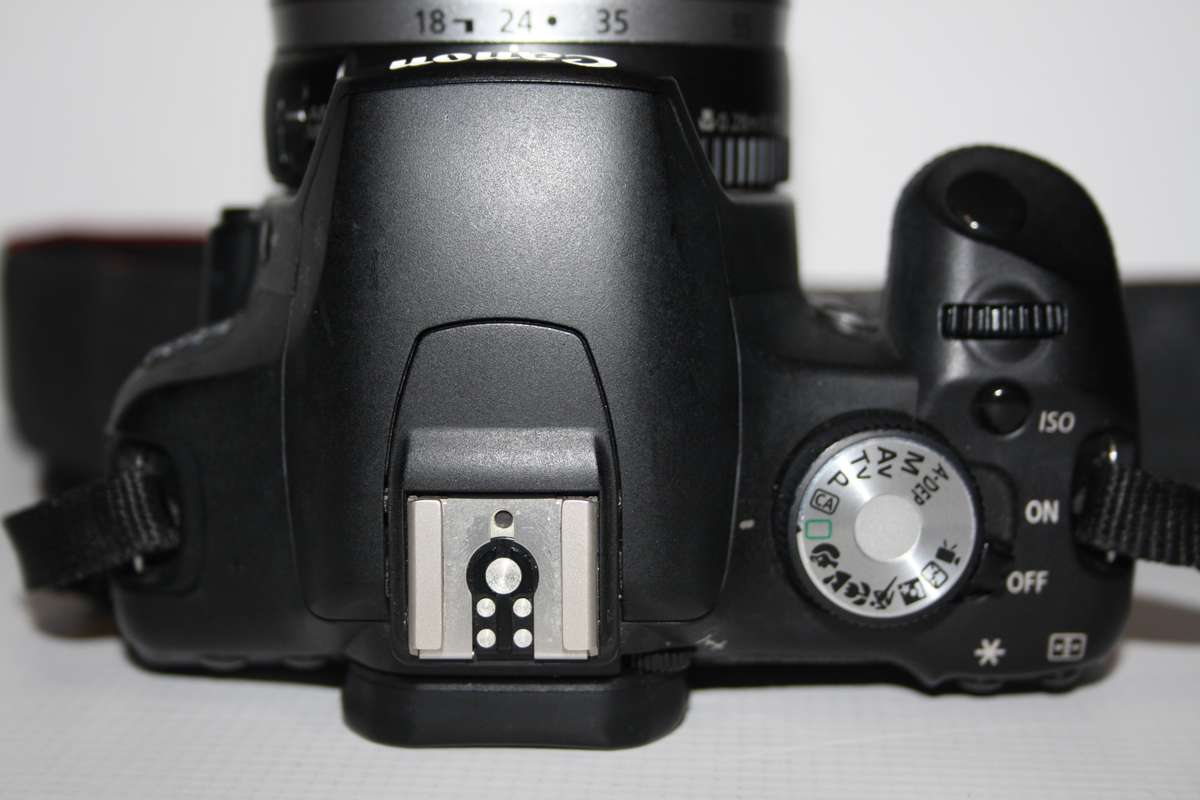 Canon EOS 500D 15MP Digital SLR ,FULL HD VIDEO  With /EF-S 18-55mm f/3.5-5.6 II Lens