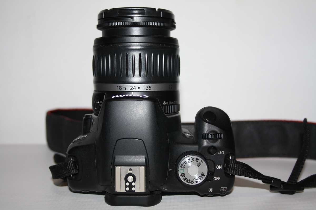 Canon EOS 500D 15MP Digital SLR ,FULL HD VIDEO  With /EF-S 18-55mm f/3.5-5.6 II Lens