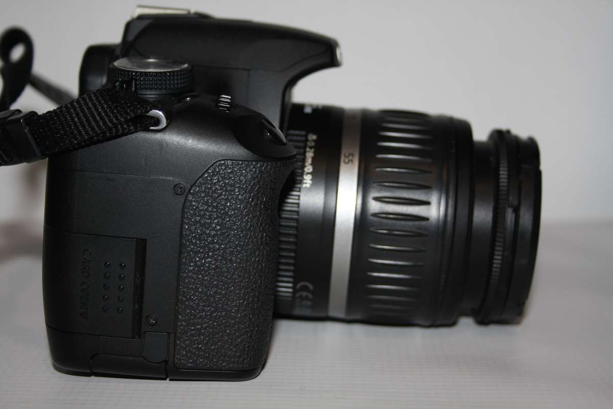 Canon EOS 500D 15MP Digital SLR ,FULL HD VIDEO  With /EF-S 18-55mm f/3.5-5.6 II Lens