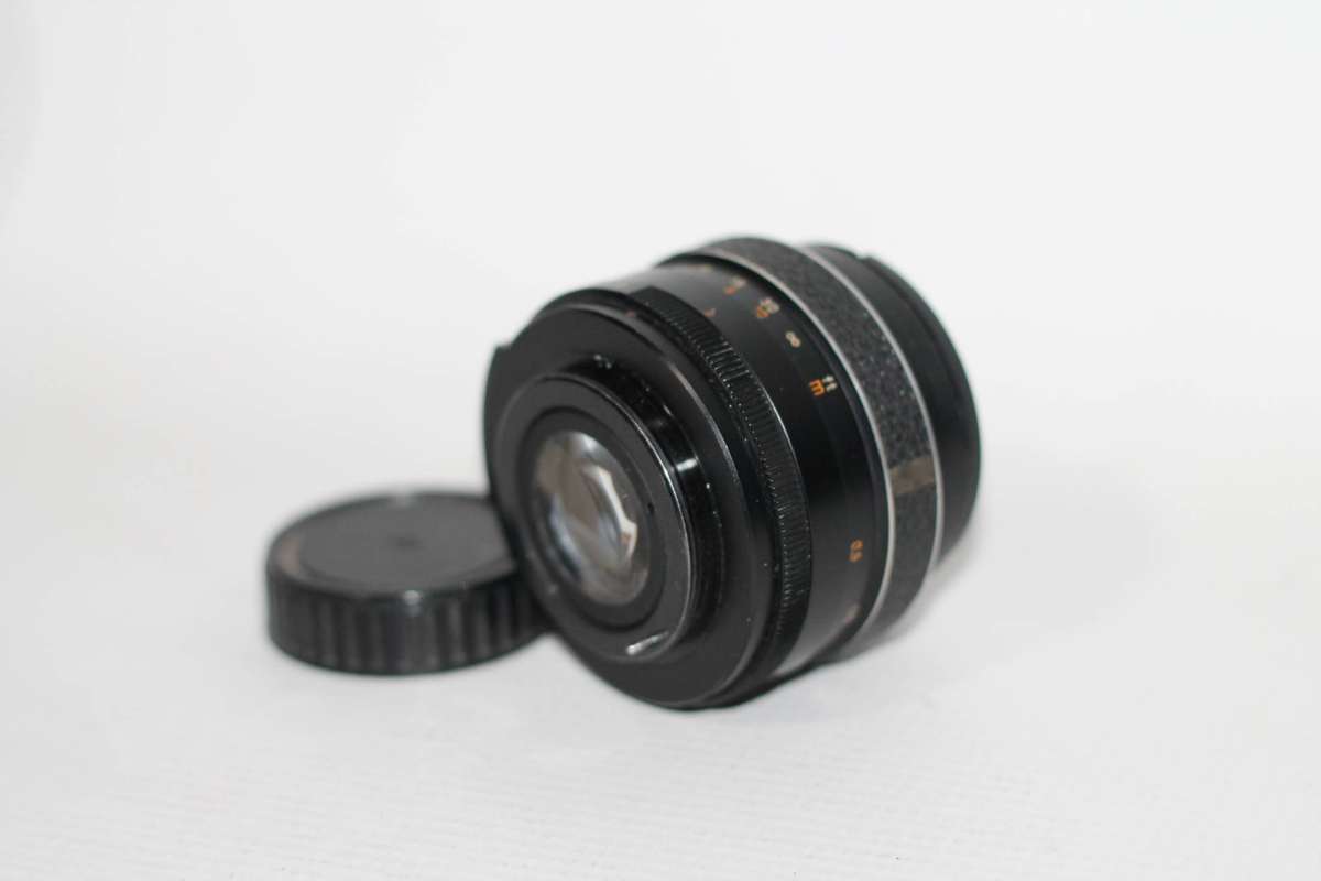 Auto Chinon 55mm f/1.7 manual focus lens