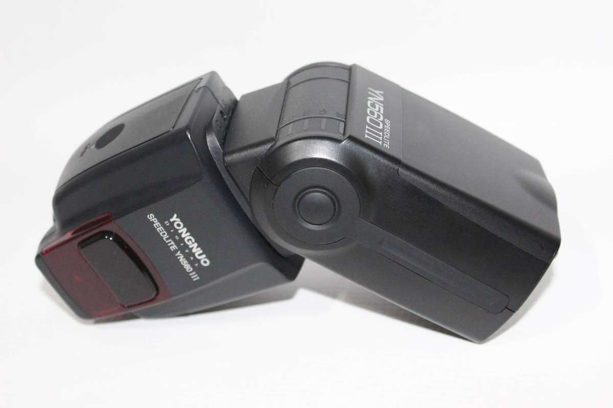 Yongnuo YN560-III Speedlite