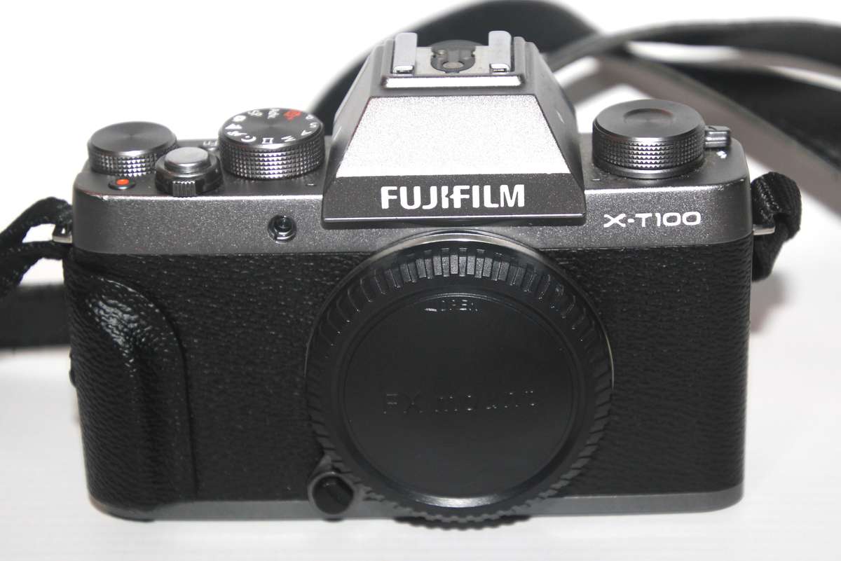 FUJIFILM X-T100 Mirrorless Digital Camera (Body Only, Black)