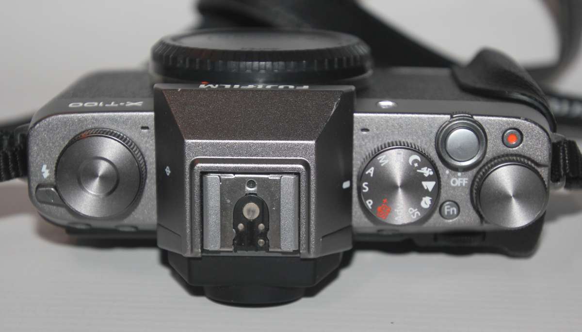 FUJIFILM X-T100 Mirrorless Digital Camera (Body Only, Black)