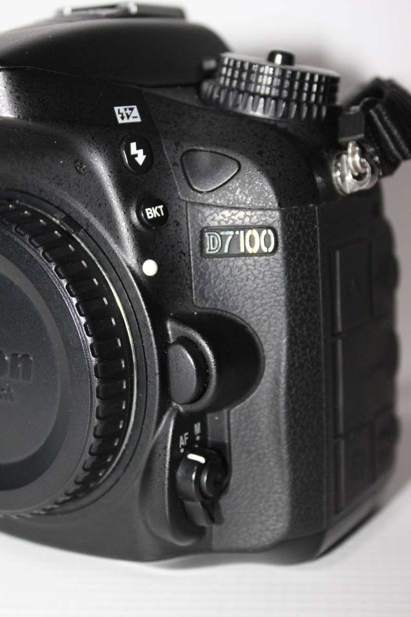 Nikon D7100 24.1 MP DX-Format CMOS Digital SLR (Body Only)