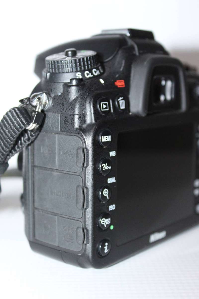 Nikon D7100 24.1 MP DX-Format CMOS Digital SLR (Body Only)