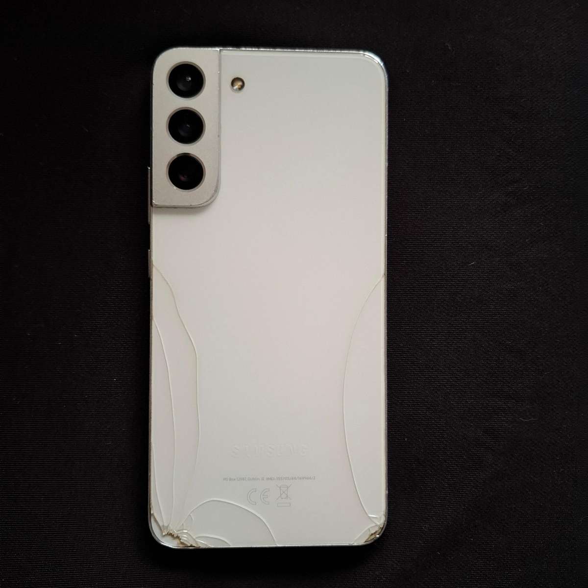 Samsung Galaxy S22 Plus 256GB Dual SIM (SM-S906E/DS) - Cracked Screen & Back