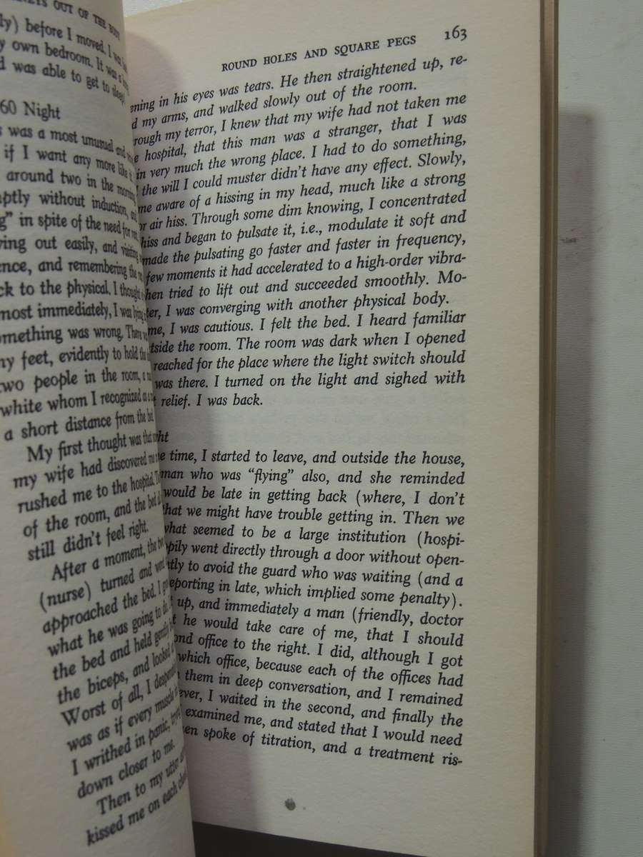 Journeys Out Of The Body - Robert A. Monroe