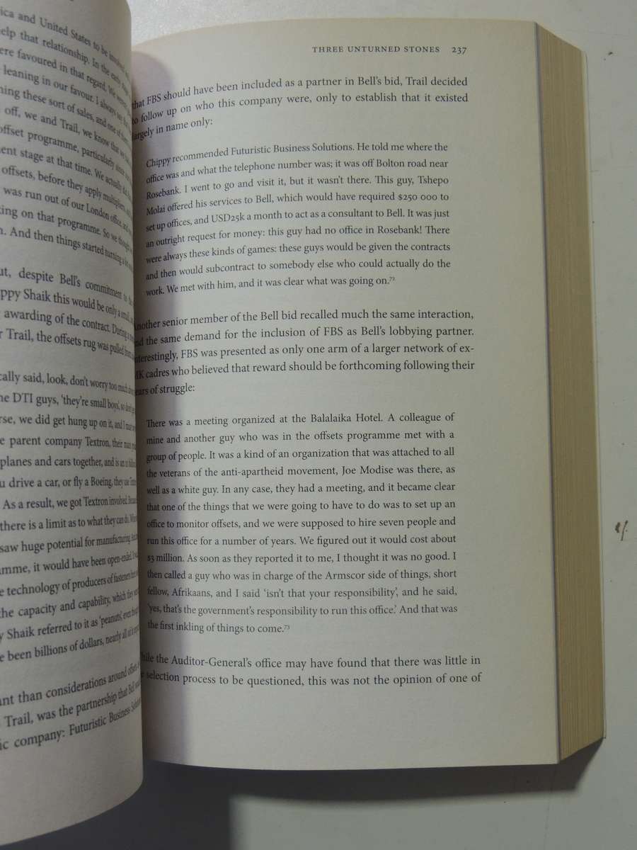 The Devil in the Detail, How the Arms Deal Changed Everything - Paul Holden, Hennie van Vuuren