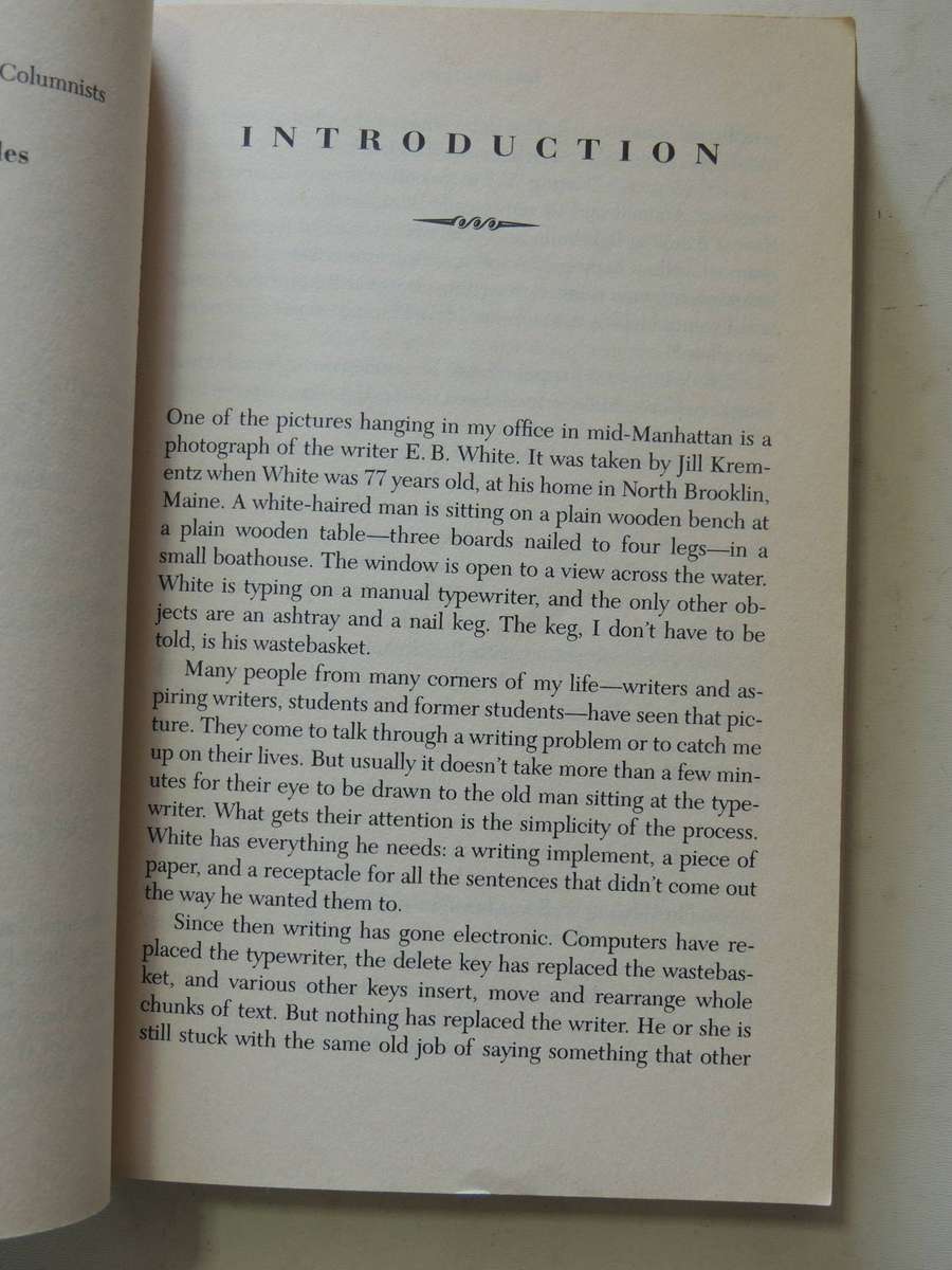 On Writing Well: The Classic Guide To Writing Nonfiction - William Zinsser