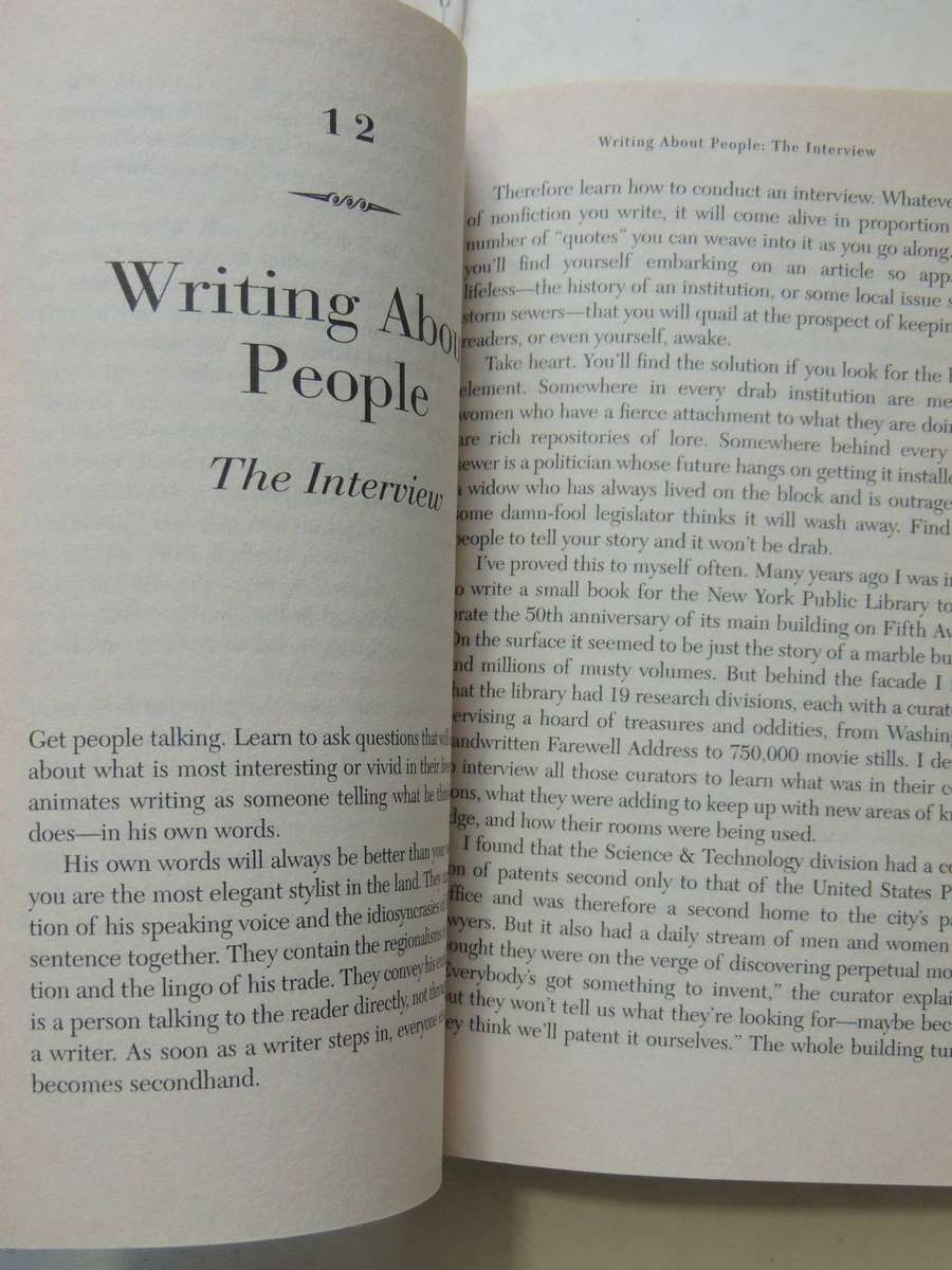 On Writing Well: The Classic Guide To Writing Nonfiction - William Zinsser