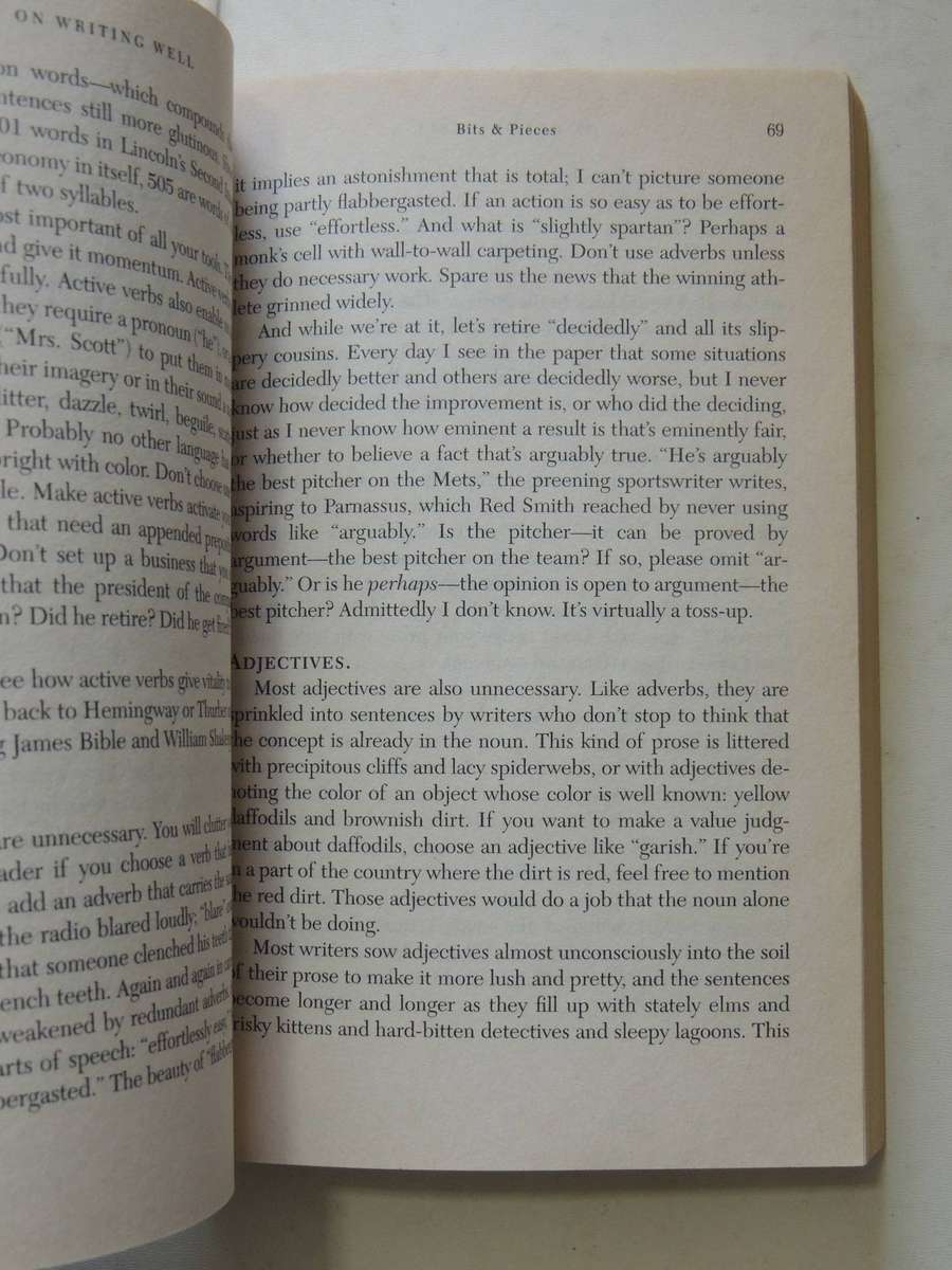 On Writing Well: The Classic Guide To Writing Nonfiction - William Zinsser