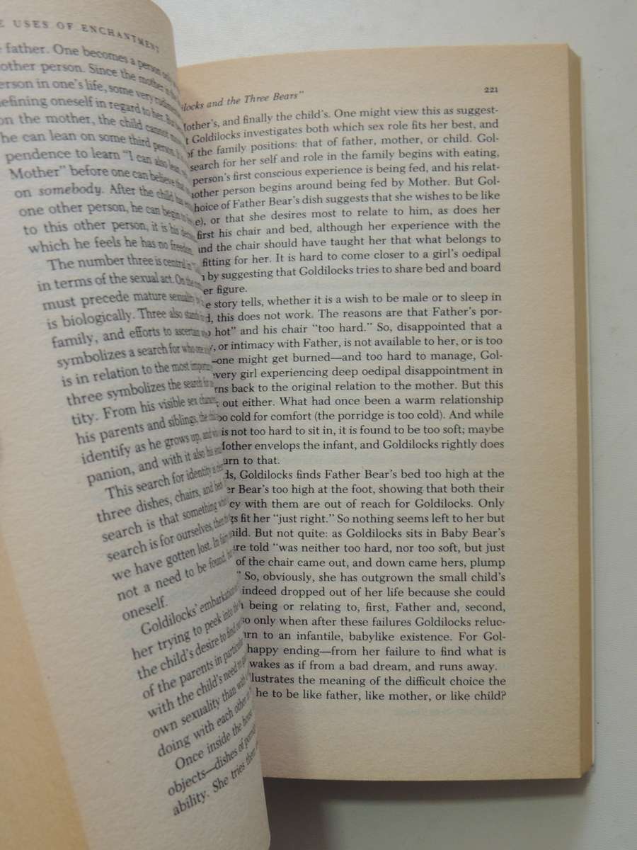 The Uses Of Enchantment: The Meaning And Importance Of Fairy Tales - Bruno Bettelheim