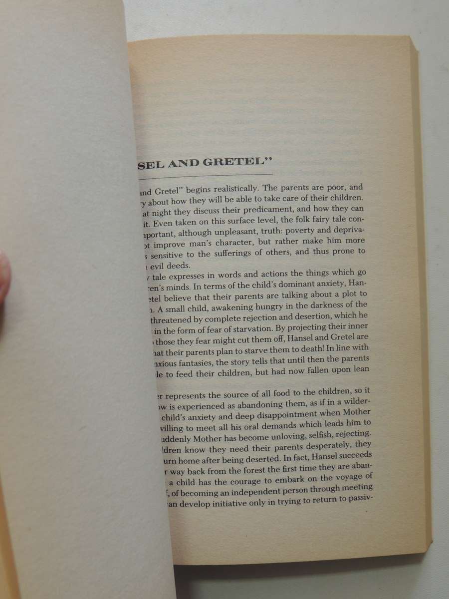 The Uses Of Enchantment: The Meaning And Importance Of Fairy Tales - Bruno Bettelheim