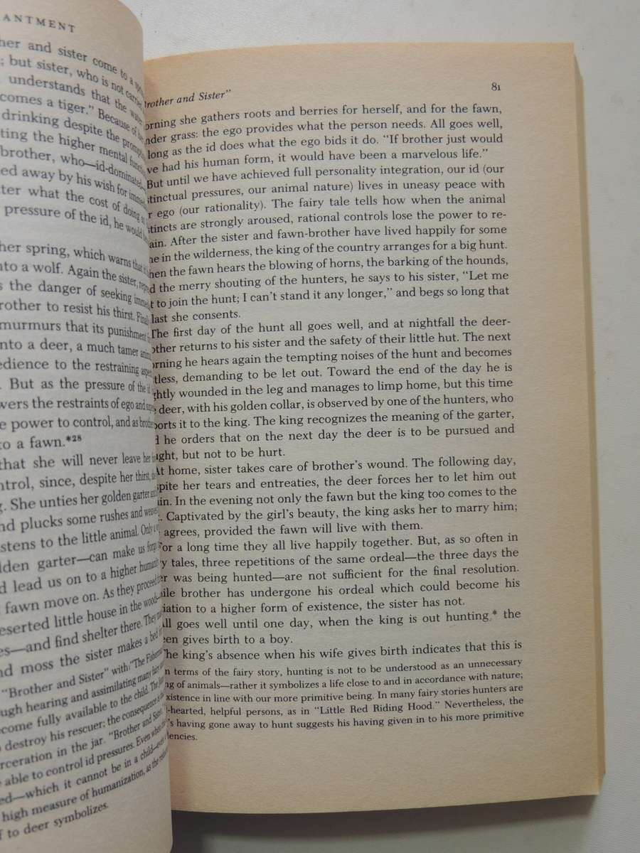 The Uses Of Enchantment: The Meaning And Importance Of Fairy Tales - Bruno Bettelheim