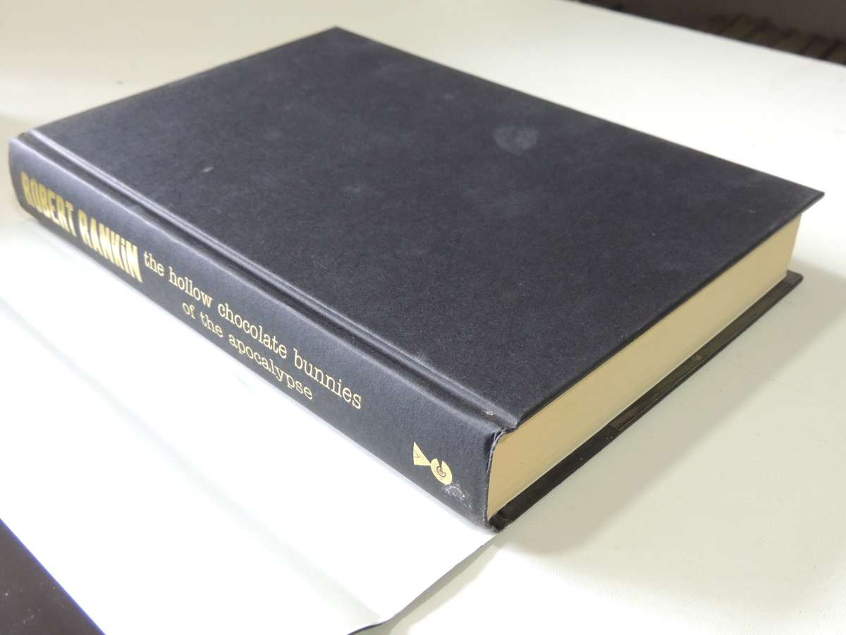 The Hollow Chocolate Bunnies of the Apocalypse - Robert Rankin