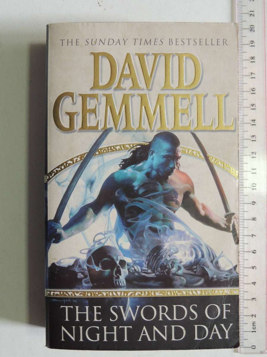 The Swords Of Night And Day - David Gemmell