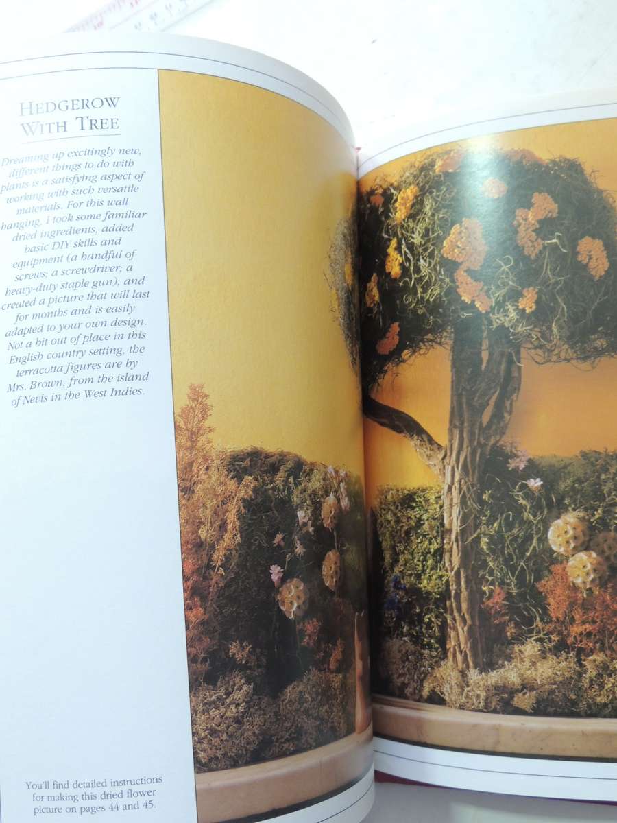 Malcolm Hillier's Garlands      DK   Flower Arranging