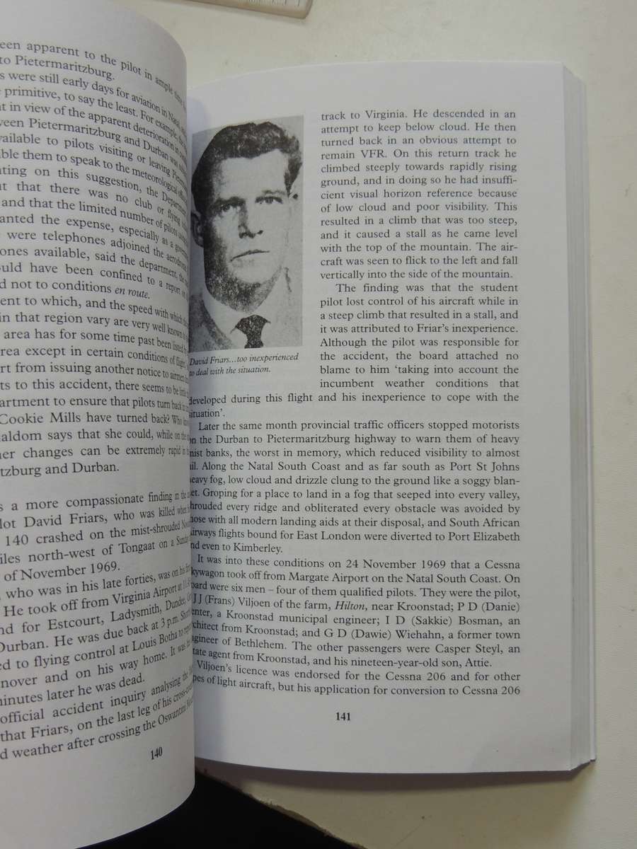 Fields Of Air - Triumphs, Tragedies And Mysteries Of Civil Aviation In Southern Africa  James Byrom