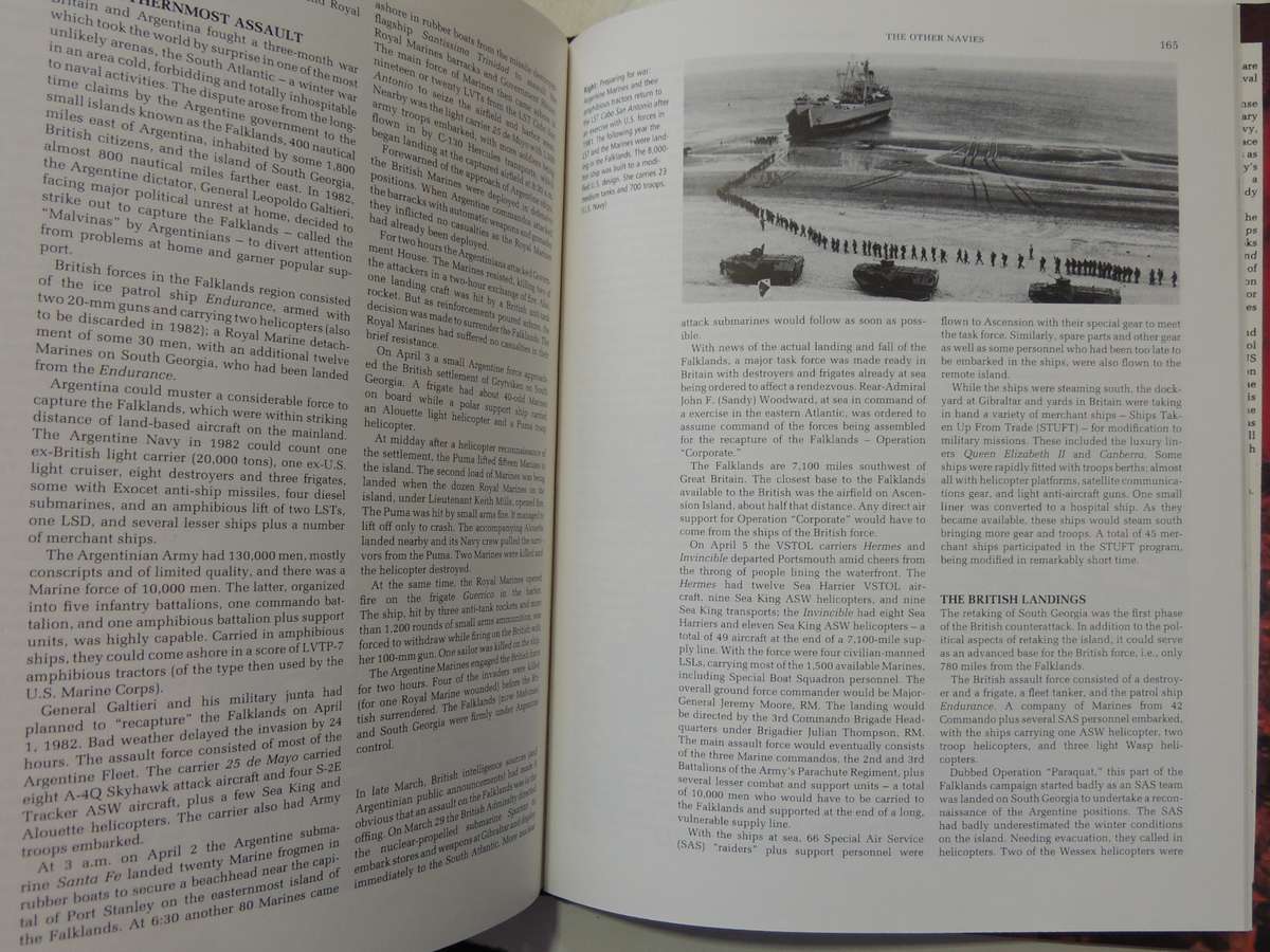 Amphibious Warfare - An Illustrated History  Norman Polmar & Peter B. Mersky