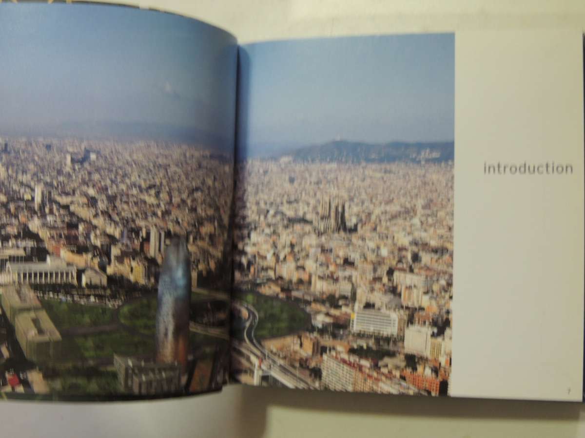 Barcelona: Architecture & Design- ed Sabina Marreiros