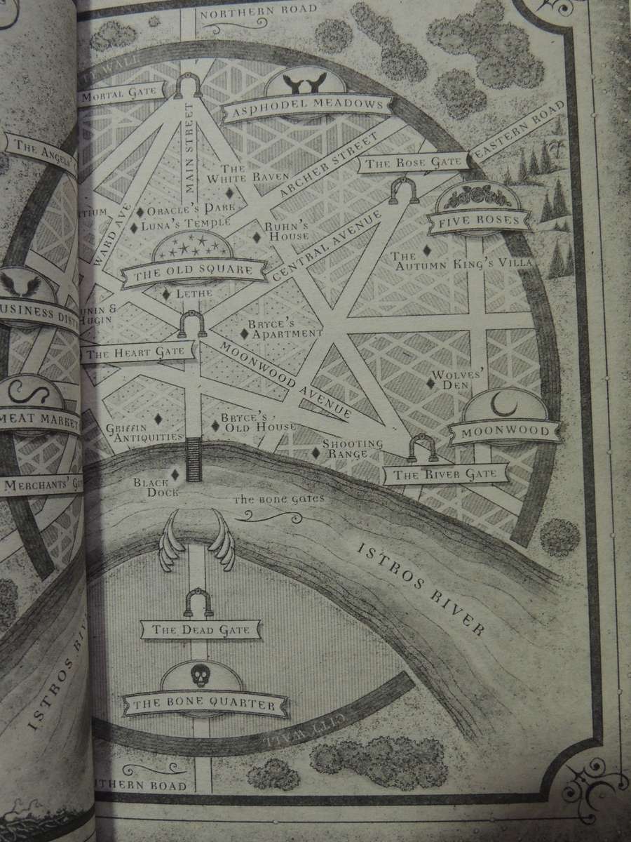 Crescent City - House of Earth and Blood - Sarah J. Maas