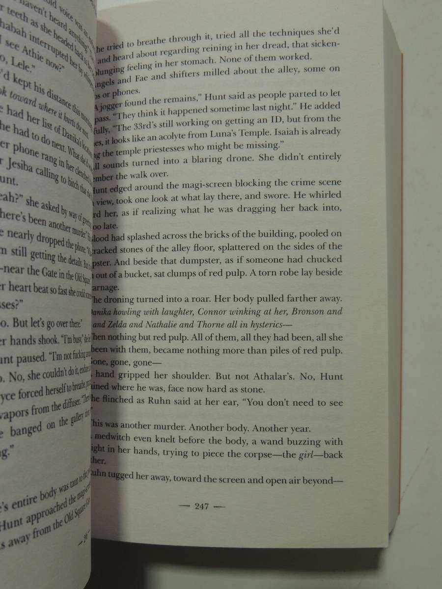 Crescent City - House of Earth and Blood - Sarah J. Maas