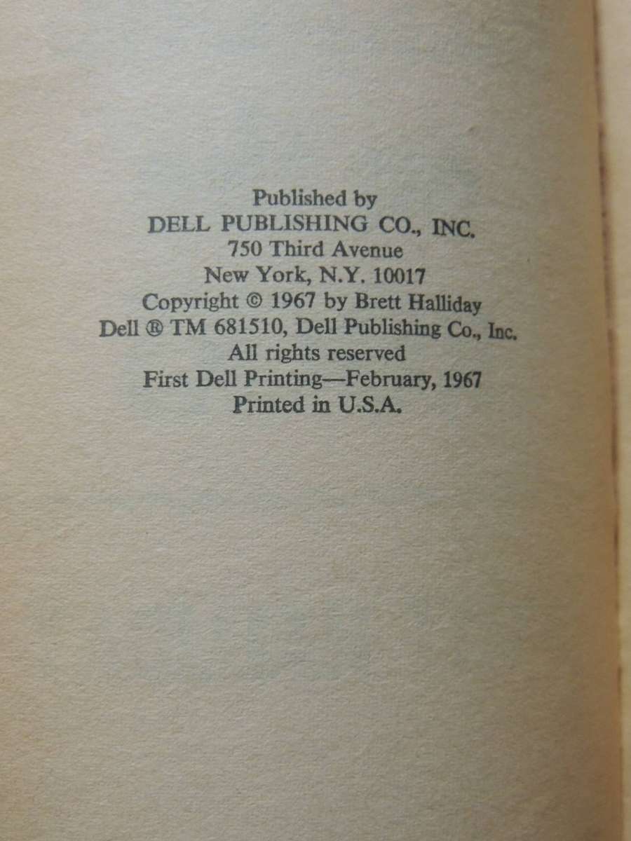 A Mike Shayne Mystery: Mermaid On The Rocks - Brett Halliday