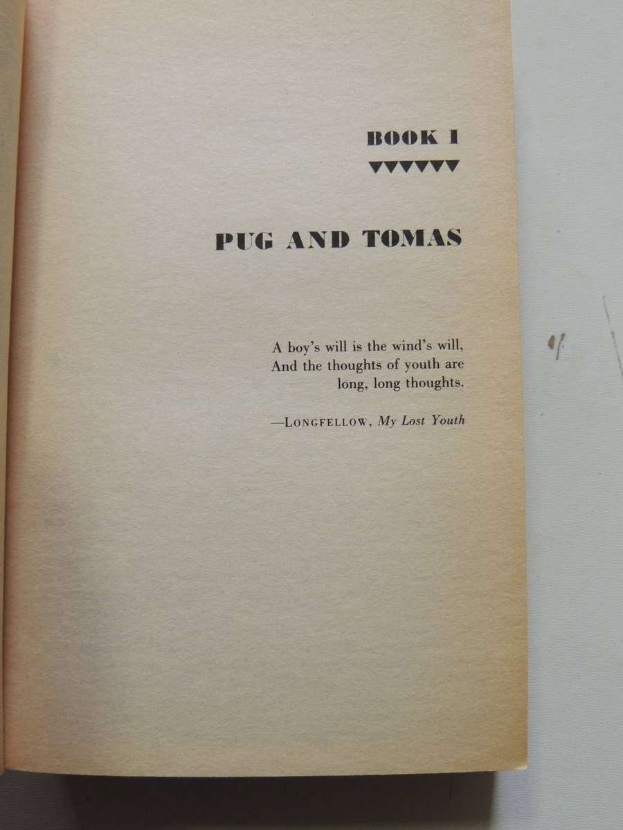 Magician (Revised Edition) - Raymond E. Feist