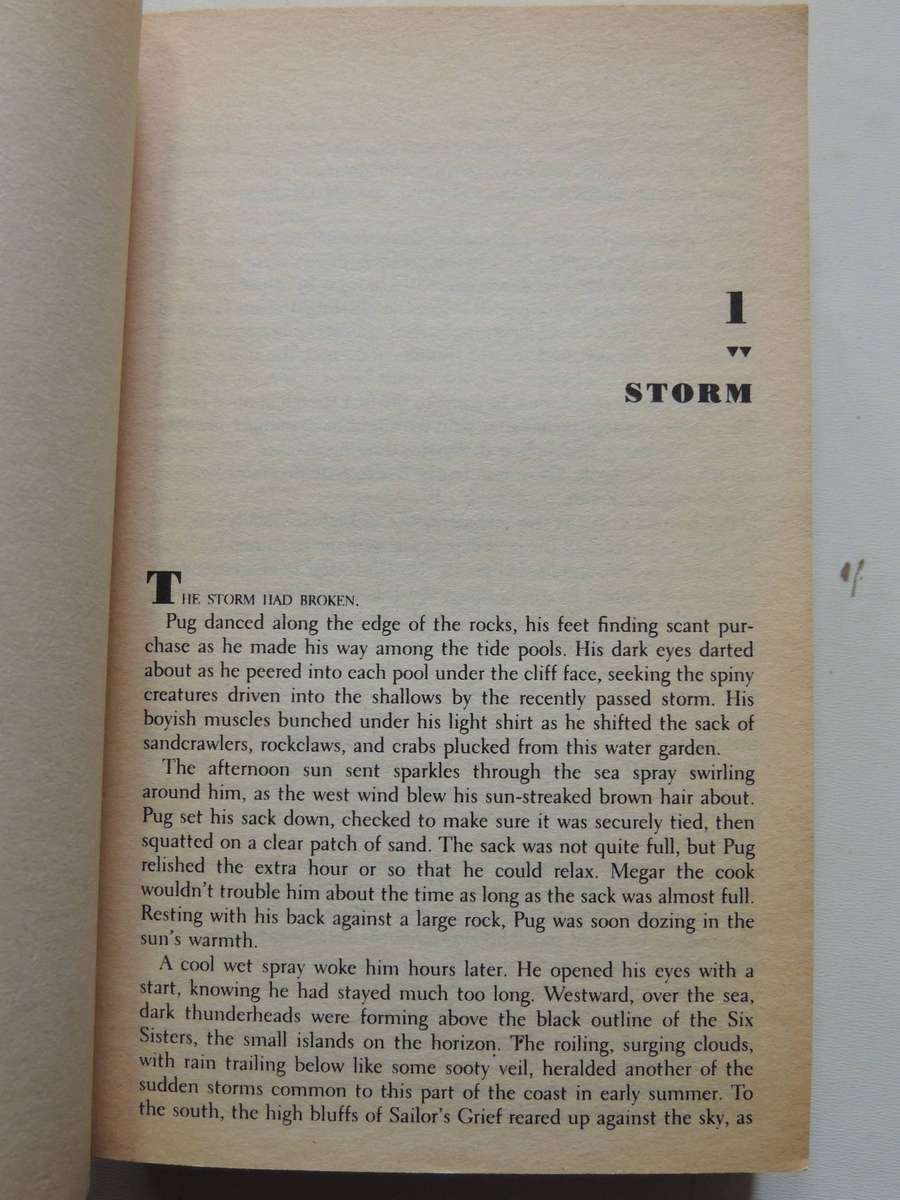 Magician (Revised Edition) - Raymond E. Feist