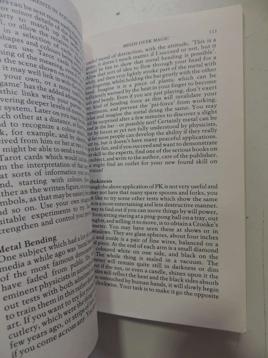 Experiments In Aquarian Magic - A Guide tot the Magical Arts & Skills that will Unlock- Marian Green