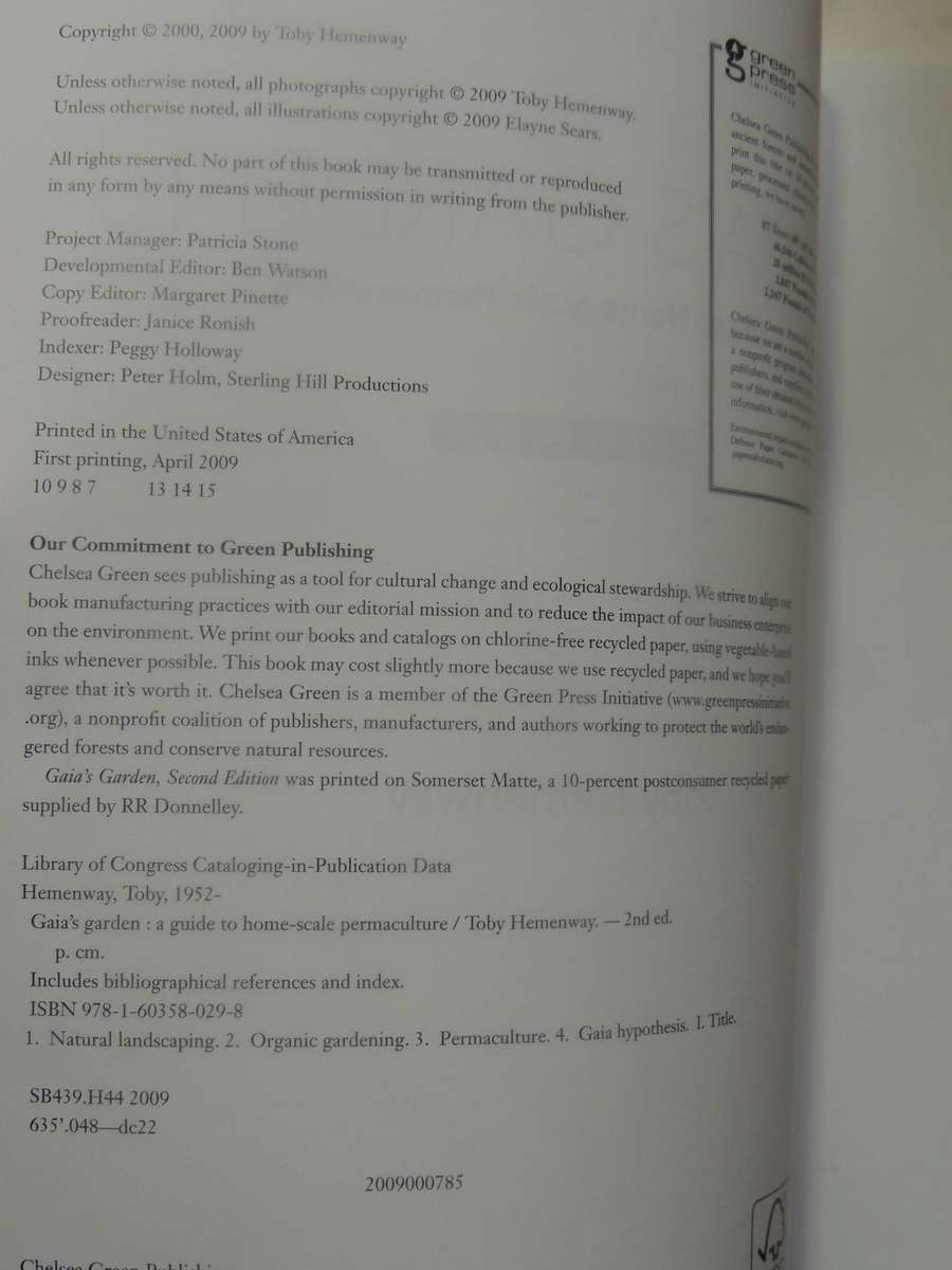 Gaia's Garden: A Guide To Home-Scale Permaculture (Second Edition) - Toby Hemenway