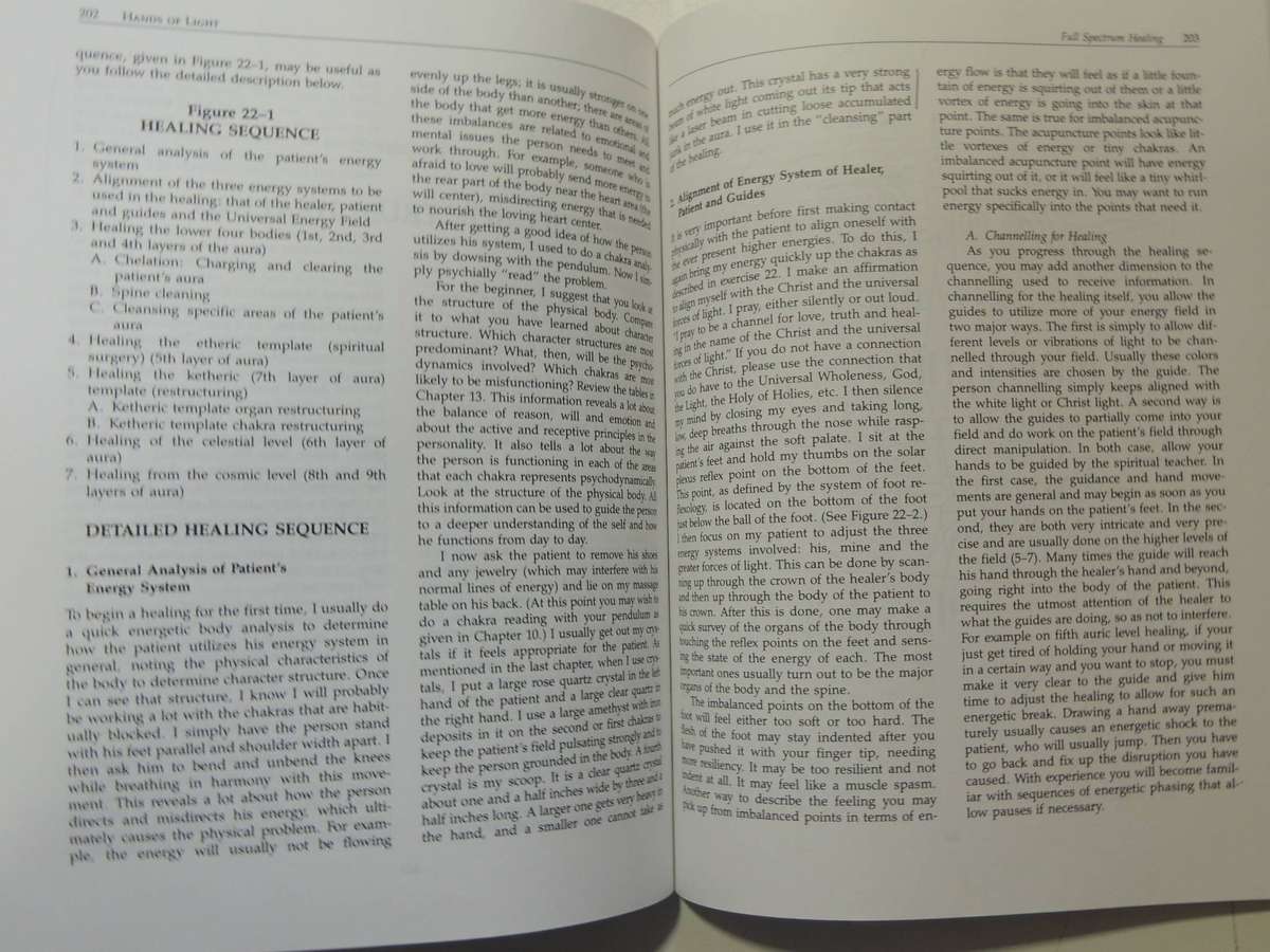 Hands of light, A Guide to Healing Through the Human Energy FieldBarbara Ann Brennan MUCH MARKING!!