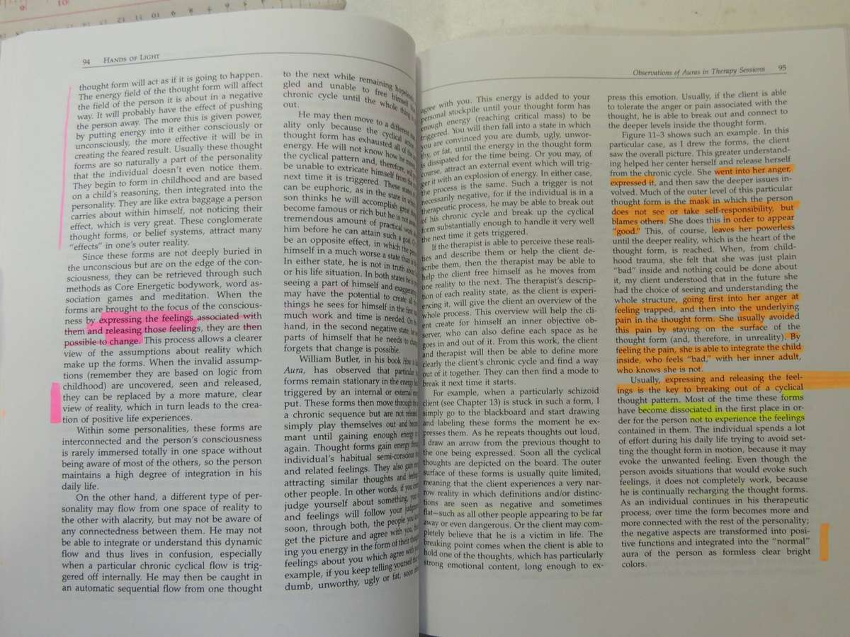 Hands of light, A Guide to Healing Through the Human Energy FieldBarbara Ann Brennan MUCH MARKING!!