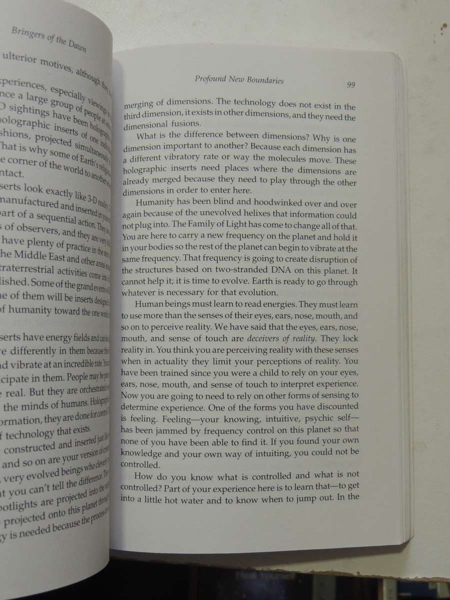 Bringers Of The Dawn: Teachings From The Pleiadians - Barbara Marciniak