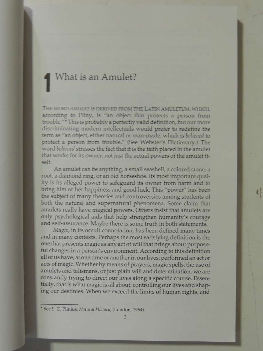 The Complete Book of Amulets and Talismans - Migene Gonzalez-Wippler