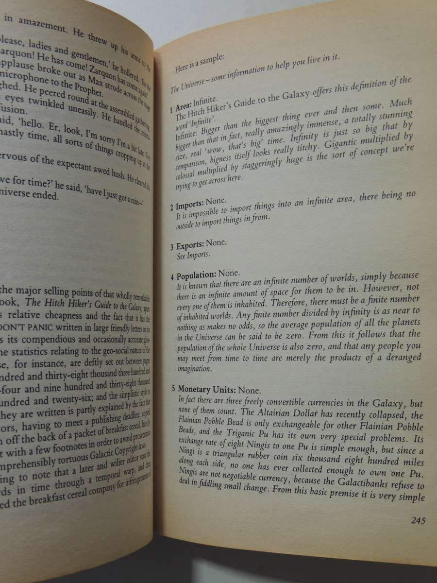 Hitchhiker's Guide nto the Galaxy, A Trilogy in Four Parts - Douglas Adams  1992 HC