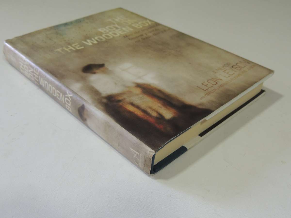 The Boy On The Wooden Box - Leon Leyson