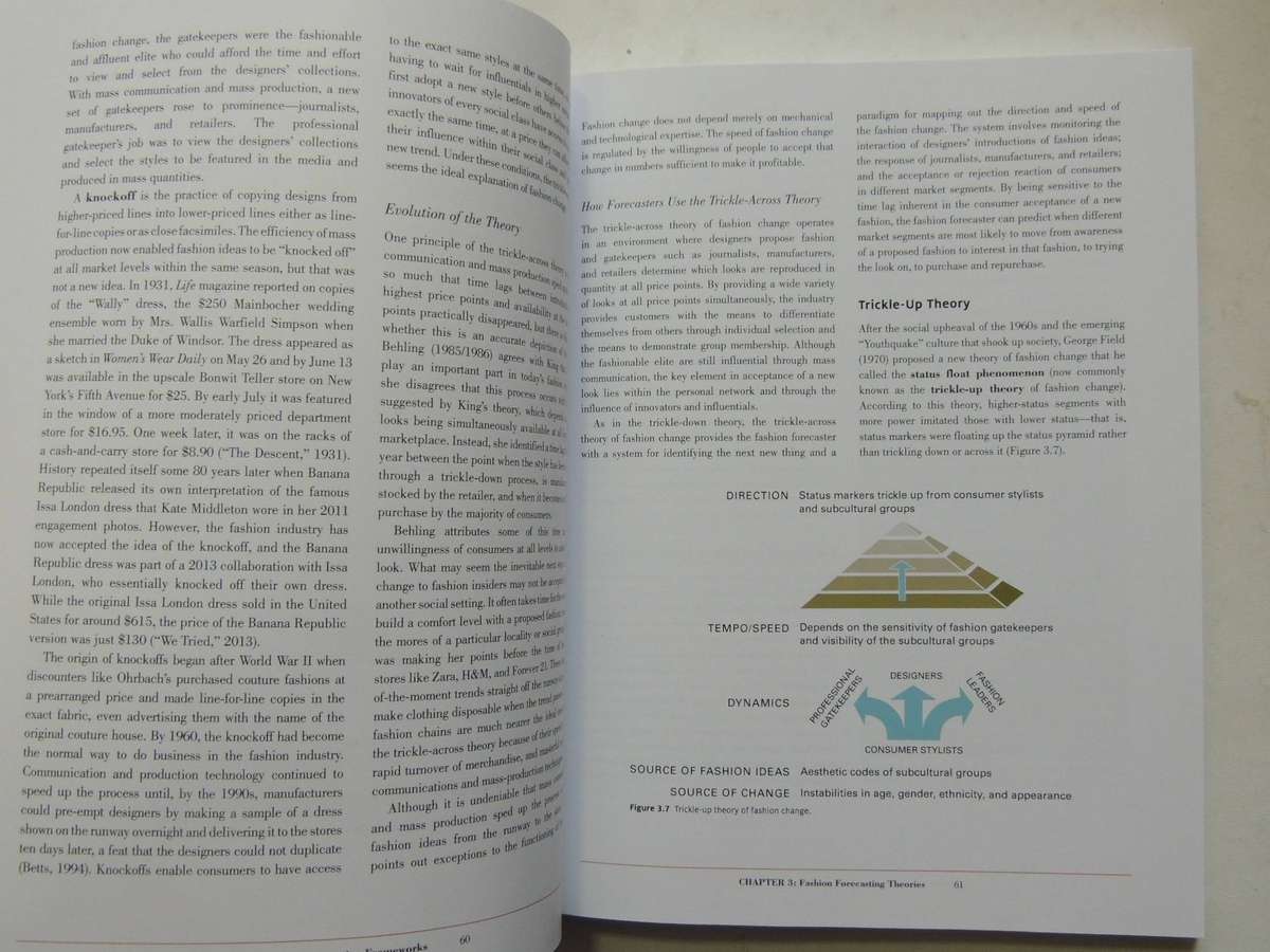 Fashion Forecasting (5th Edition) - Lorynn Divita