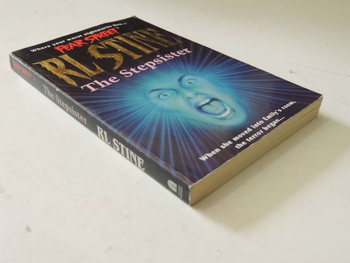 Fear Street: The Stepsister - R.L. Stine