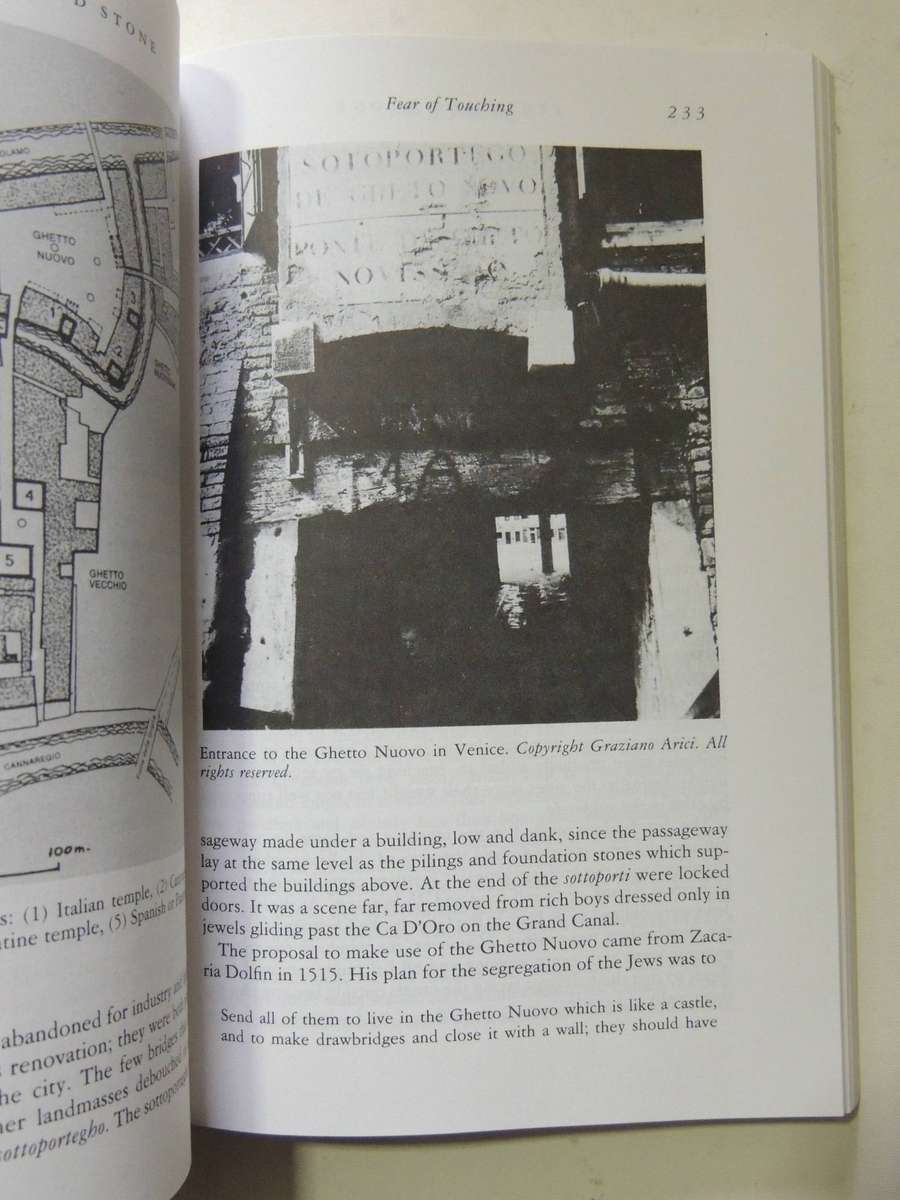 Flesh and Stone, The Body & the City in Western Civilisation - Richard Sennett