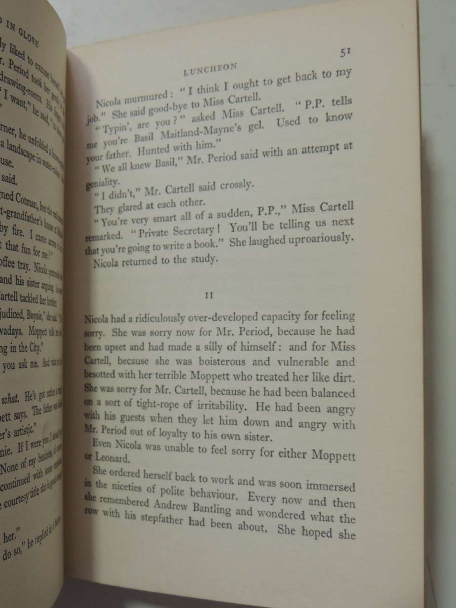 Hand In Glove - Ngaio Marsh   1st Edition