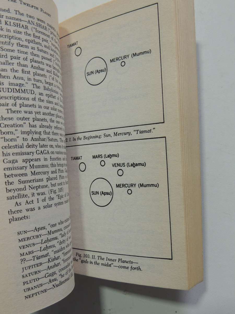 The 12th Planet,  Book 1 of The Earth Chronicles - Zecharia Sitchin
